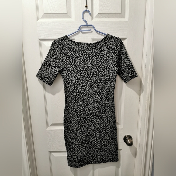 Suzy Shier Animal Print Fitted Dress - Picture 2 of 4